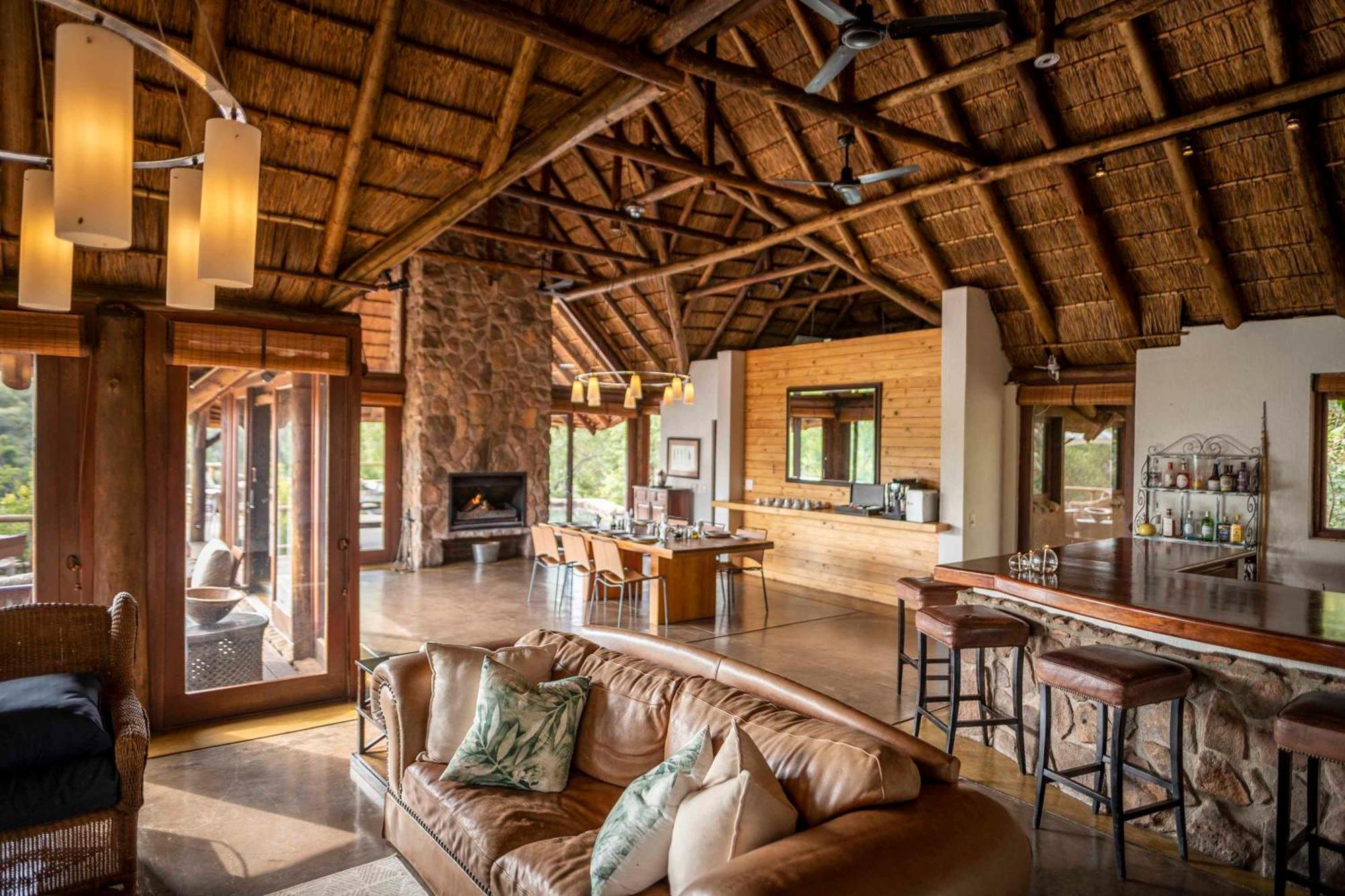 Tshwene Lodge Vaalwater Exterior photo