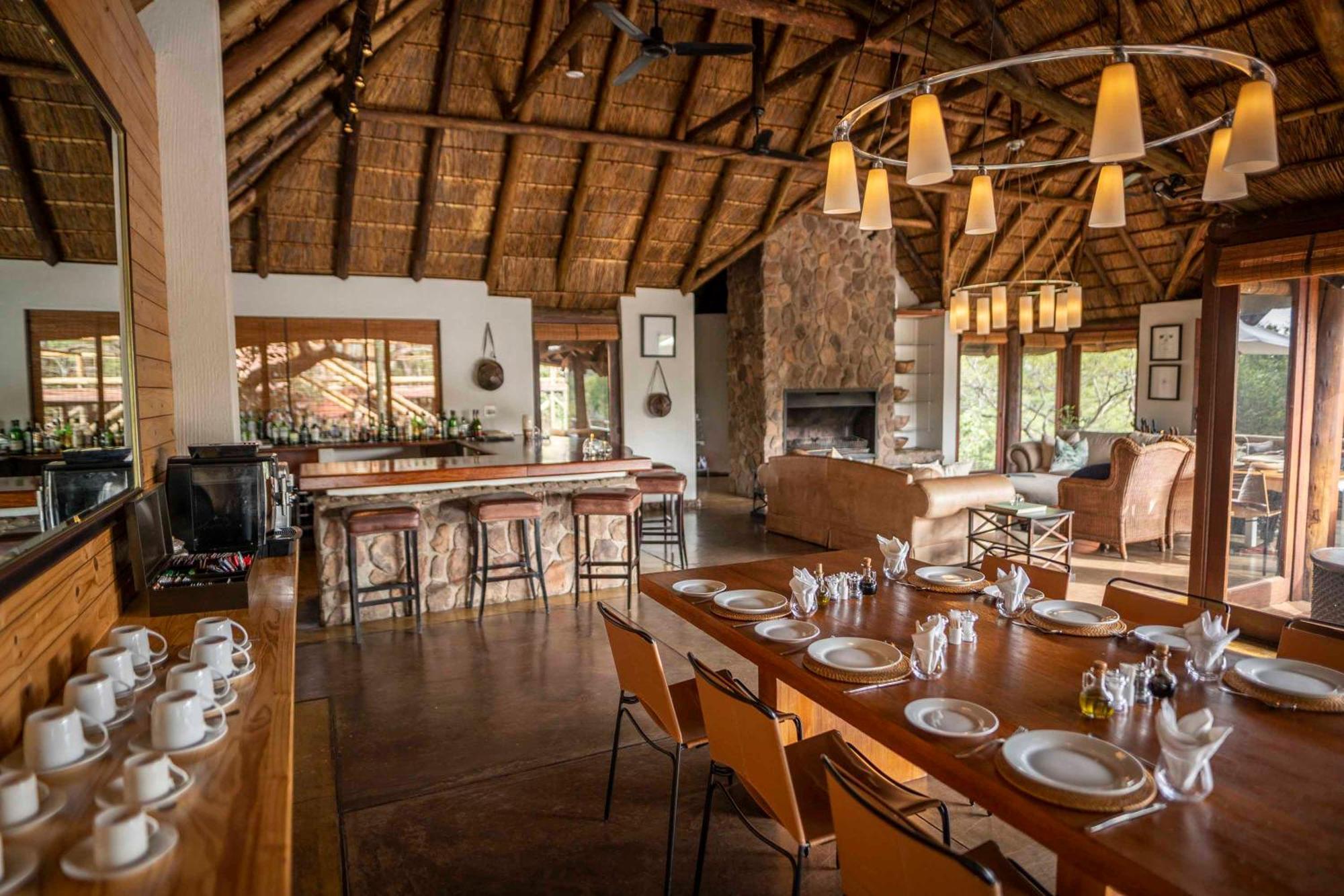 Tshwene Lodge Vaalwater Exterior photo