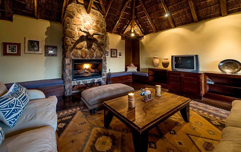 Tshwene Lodge Vaalwater Exterior photo